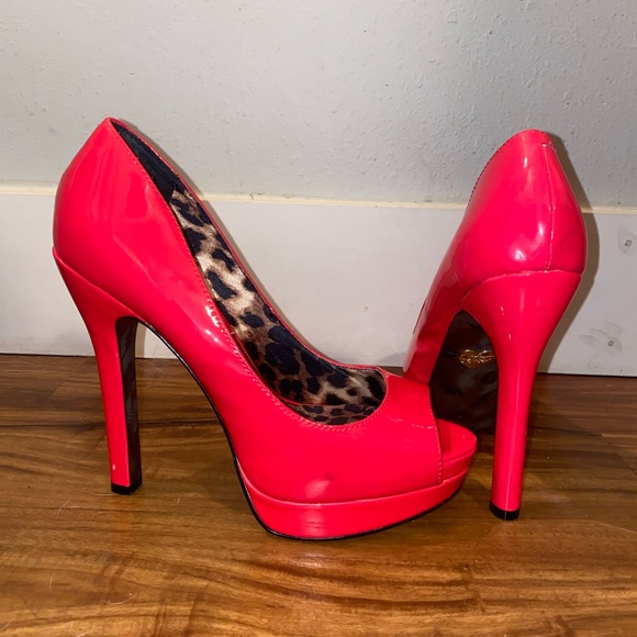 Betsey Johnson neon red pumps - Picture 1 of 7